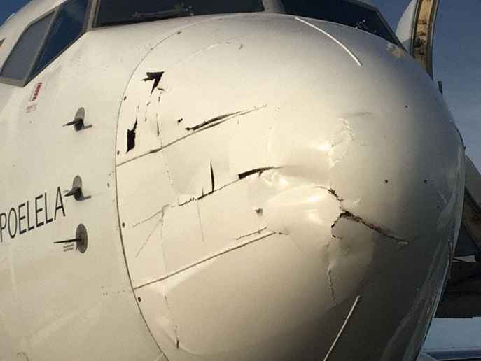 daños en el morro de un avión de pasajeros de Mozambique por colisión con un drone